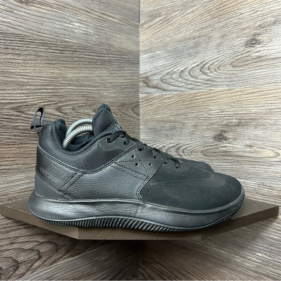 nike flyby low shoes